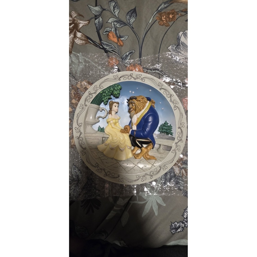 Vintage 1991 Disney Parks Beauty and the Beast 3D Relief Collector Plate 8"